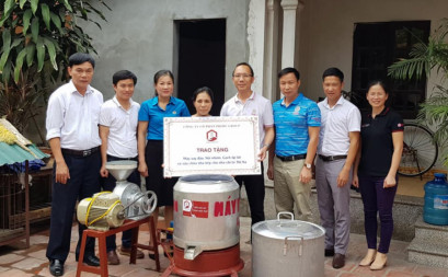 Dream Come True : Equipping a bean-making machine for Ms. Le Thi Na